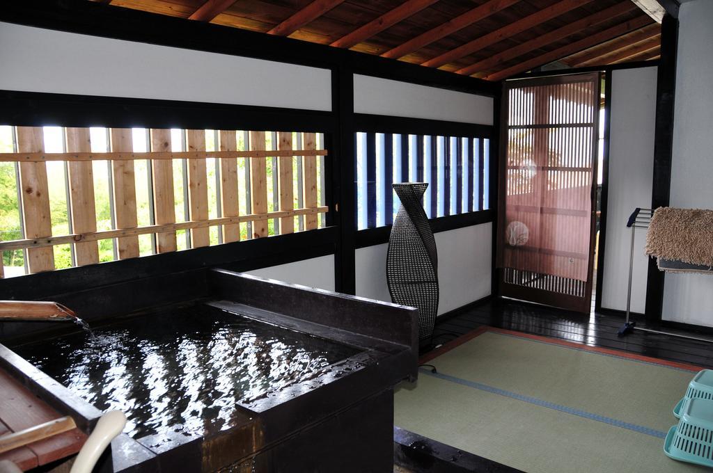 Yokohama Fujiyoshi Izuten Ito  Exterior photo