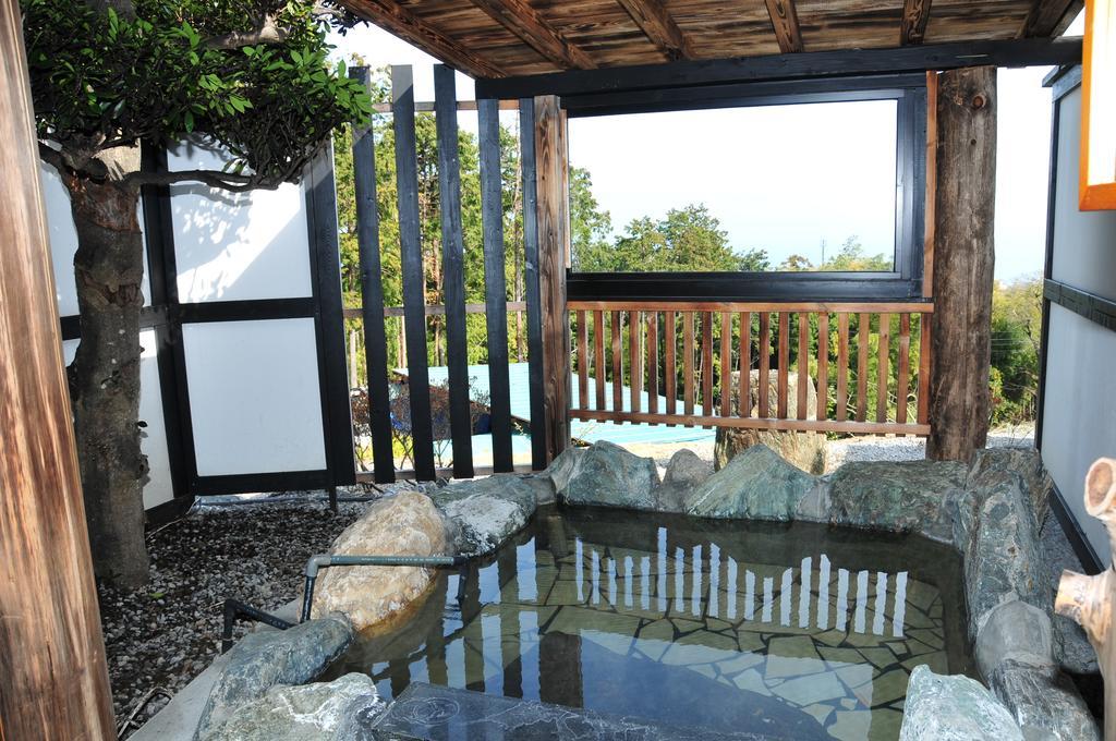 Yokohama Fujiyoshi Izuten Ito  Exterior photo