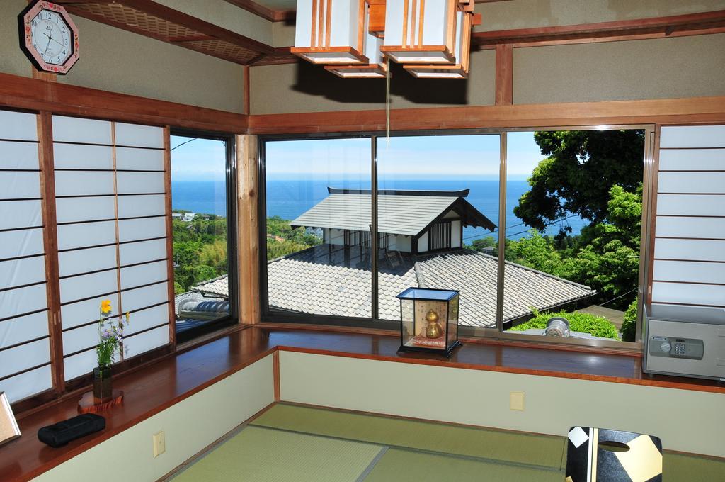 Yokohama Fujiyoshi Izuten Ito  Exterior photo